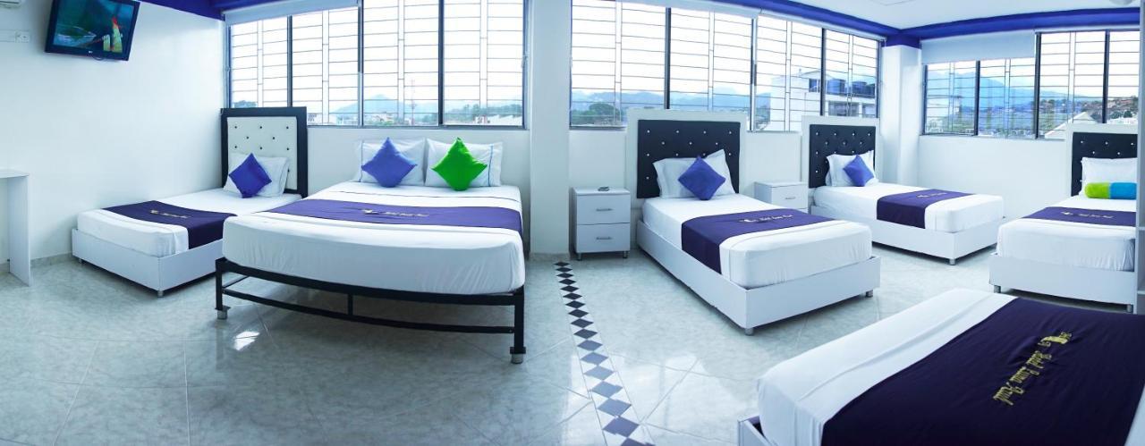 Hotel Luna Azul Florencia  Exterior photo